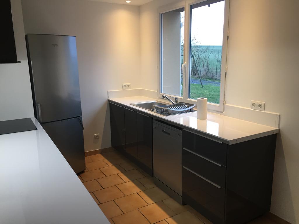 Les Gites Du Vieux Frene Longavesnes Bagian luar foto
