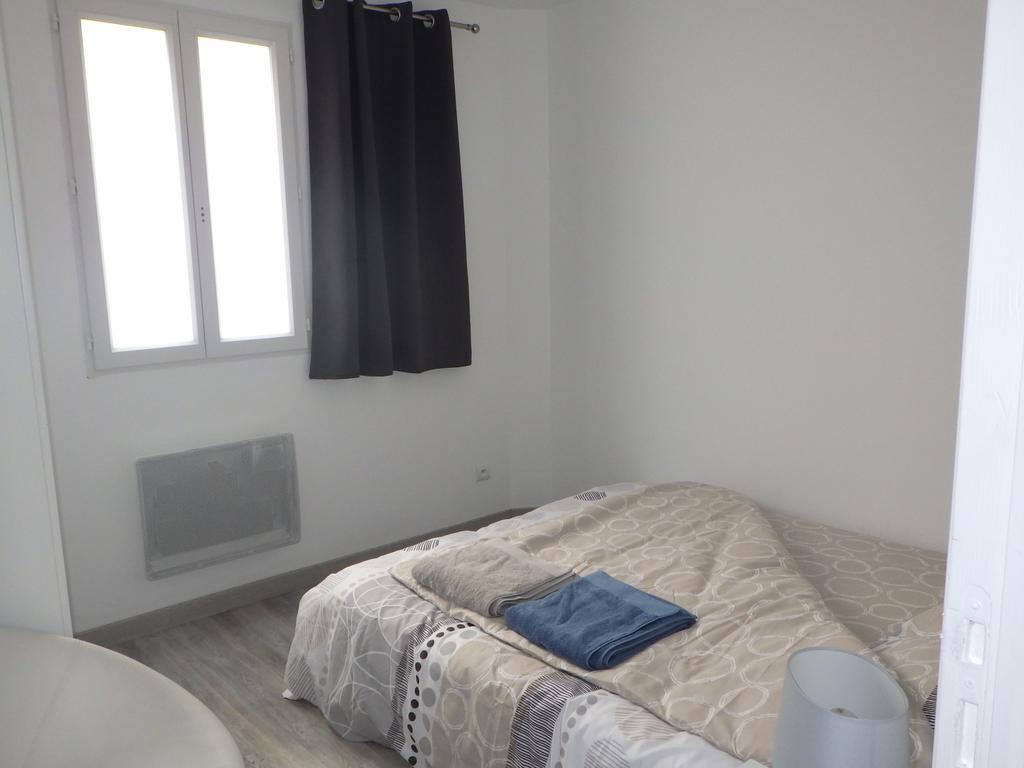 Les Gites Du Vieux Frene Longavesnes Bagian luar foto