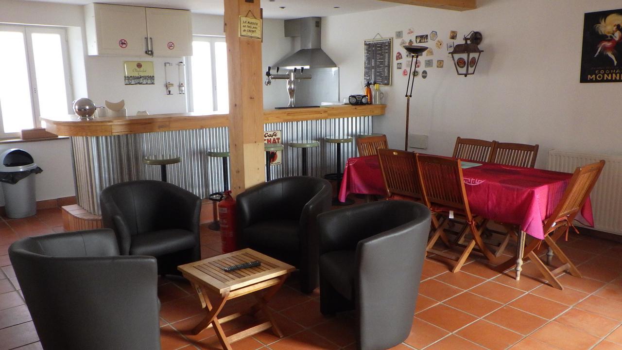 Les Gites Du Vieux Frene Longavesnes Bagian luar foto